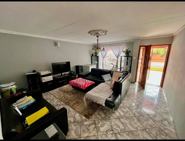 3 BEDROOM HOUSE FOR SALE IN SOSHANGUVE DD